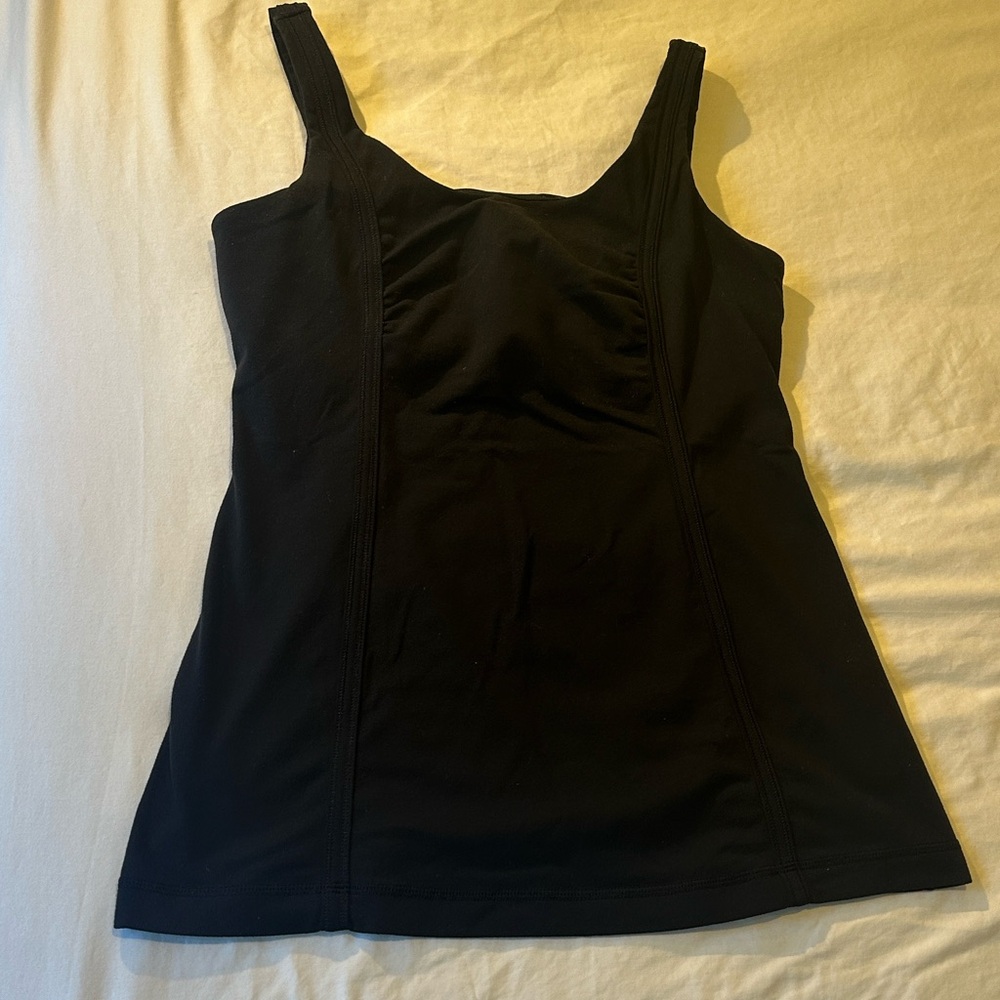 Lululemon Athletica Tank, built in bra, EUC, Sz M